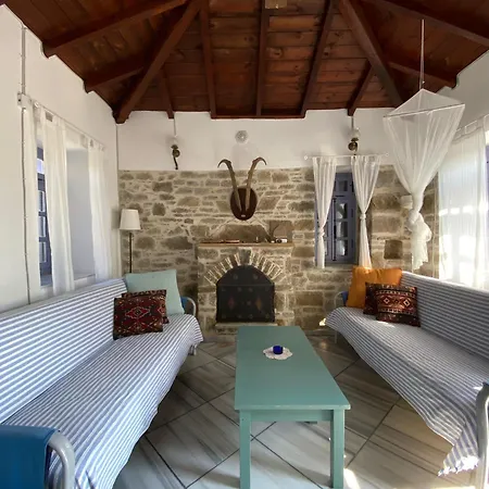 Deniz Manzarali, Muestakil Bahceli Tas Ev בית נופש