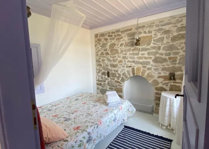 Deniz Manzarali, Muestakil Bahceli Tas Ev İmroz