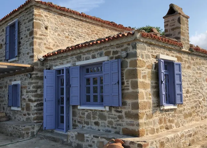 Ferienhaus Deniz Manzarali, Muestakil Bahceli Tas Ev *